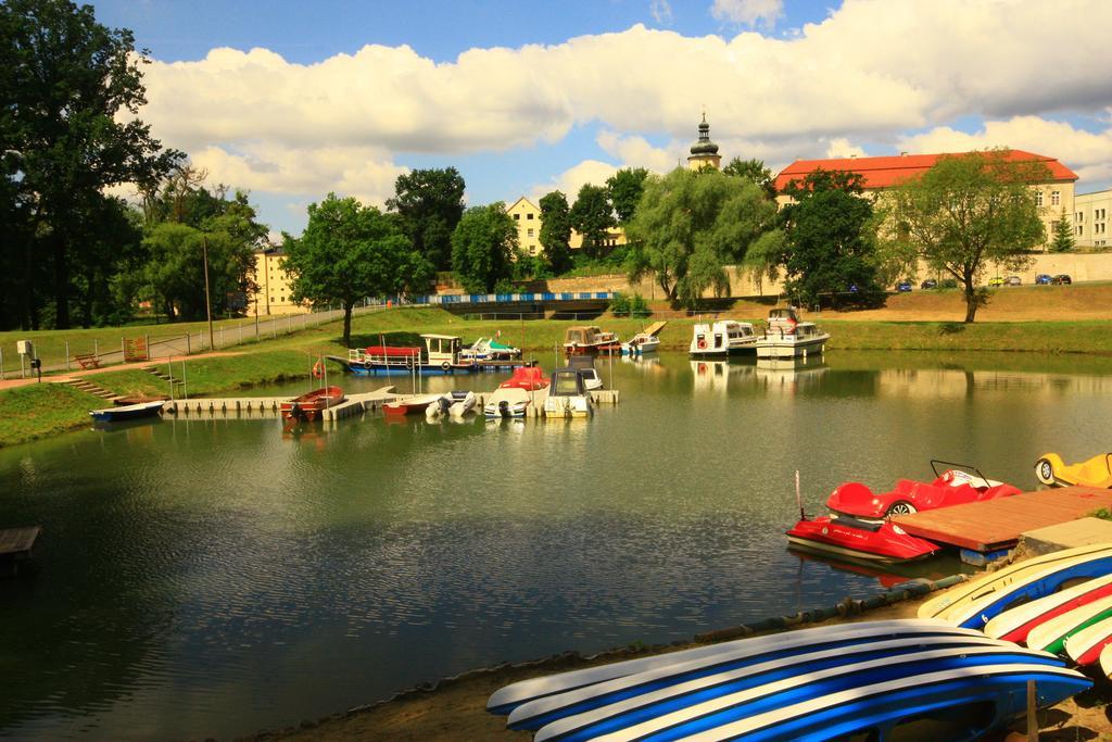 Hotel Zamkowy Mlyn Krapkowice Buitenkant foto